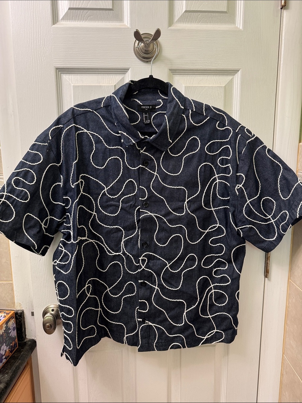 Forever 21 Navy Short-Sleeve Button-Up Shirt with White Abstract Lines